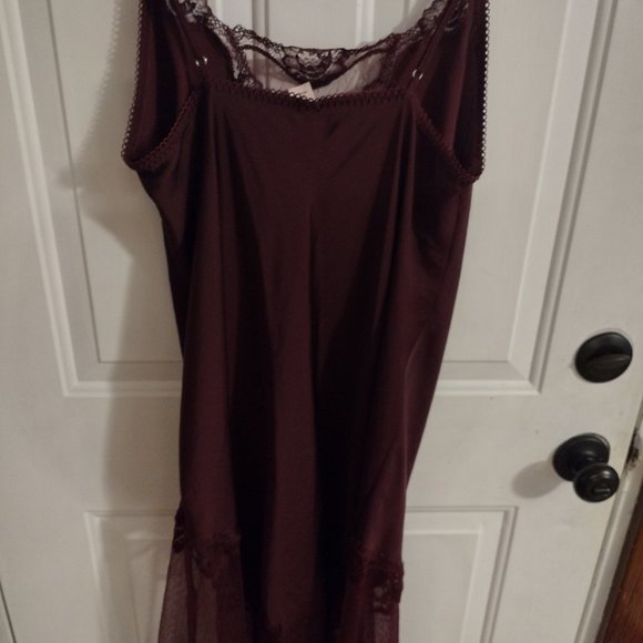 Victoria secret slip - Picture 2 of 8